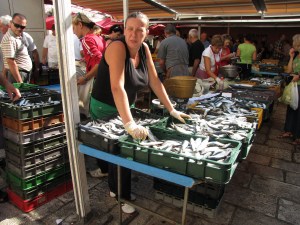 Split Fish Market 4